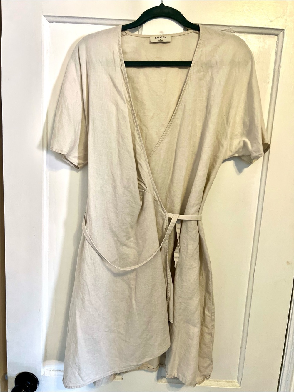 Aritzia Babaton Lightweight Wrap Dress